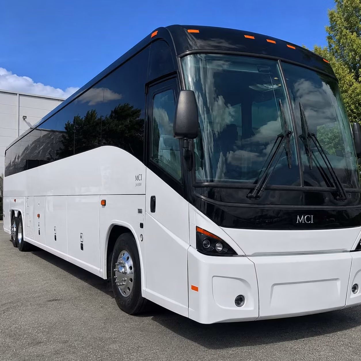 charter buses and minibuses for avondale school field trips to phoenix science and history museums